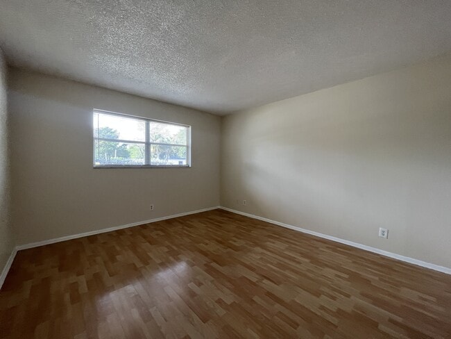 Building Photo - 8051 S Colony Cir