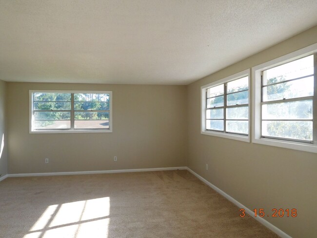 Building Photo - 2nd Floor Apartment in New Smyrna Beach