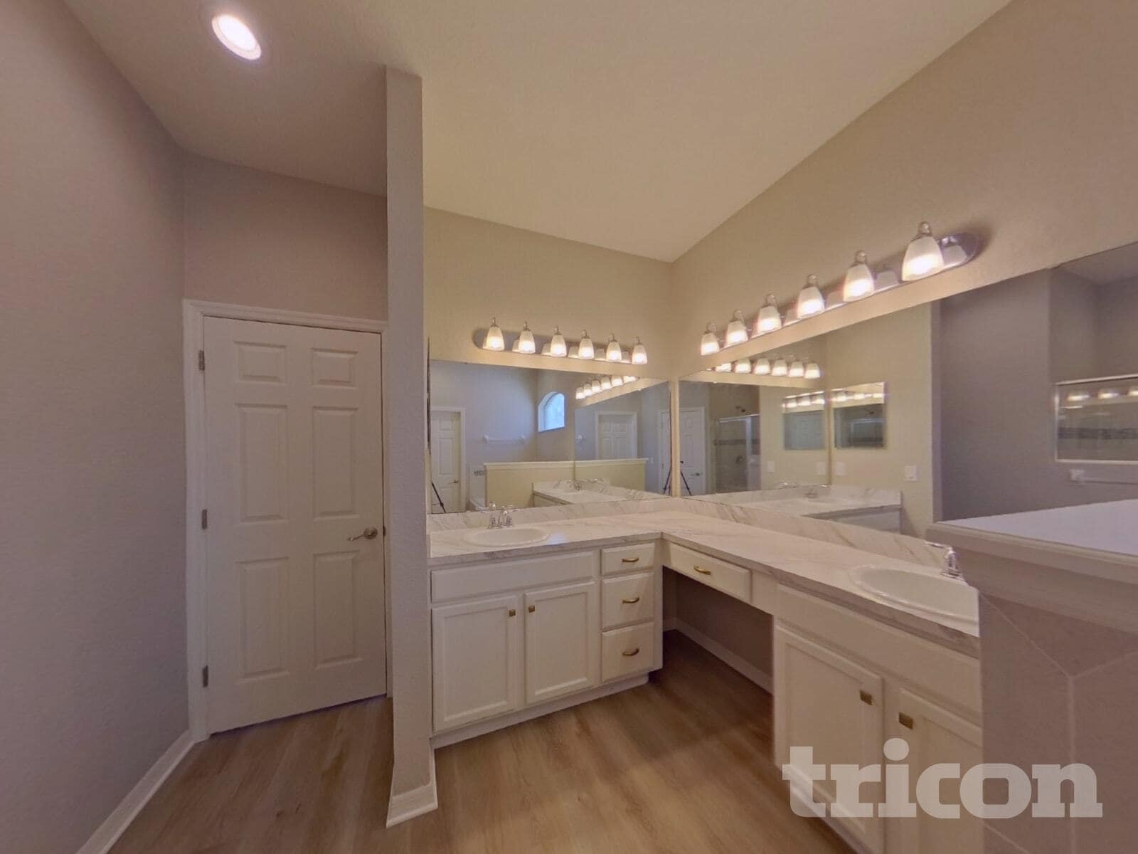 Building Photo - 6715 Castle Green Pl