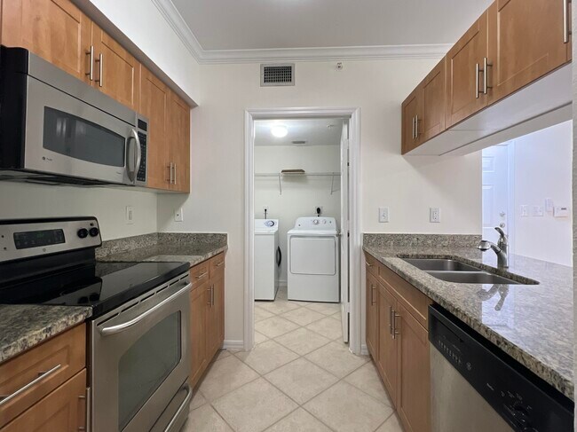 Building Photo - 6410 Emerald Dunes Dr