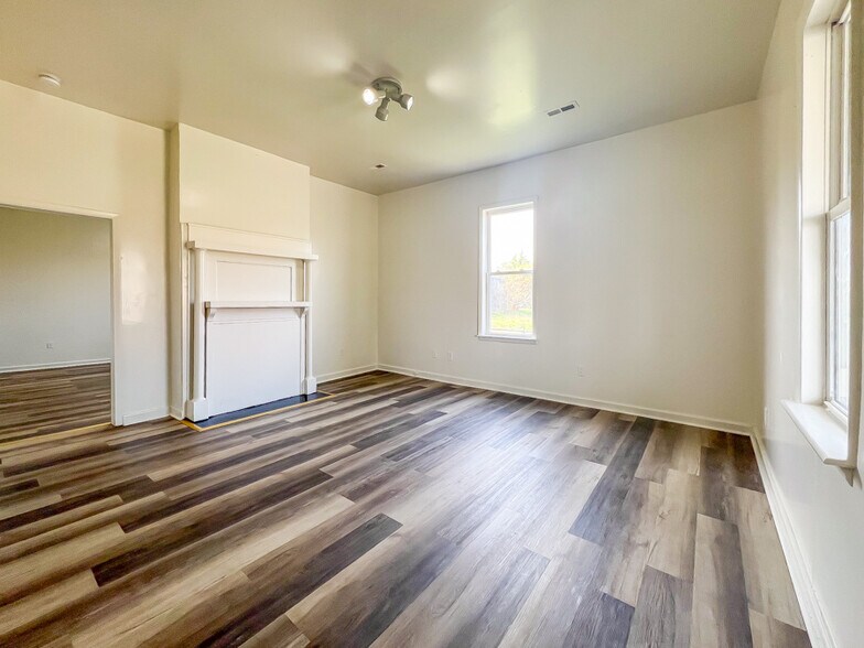 Building Photo - 608 Halifax St