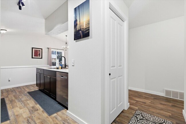 Building Photo - 6743 Kamloops Dr