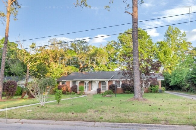 Building Photo - Charming Brick Ranch with Modern Comforts in Mobile!