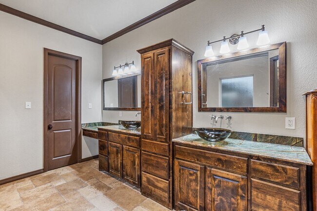 Building Photo - 3744 W Biddison St