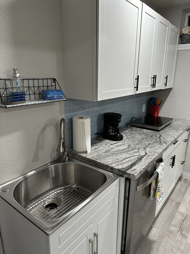 Building Photo - 11916 Barrett St