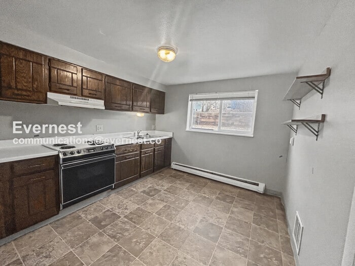 Building Photo - 1075 Magnolia St