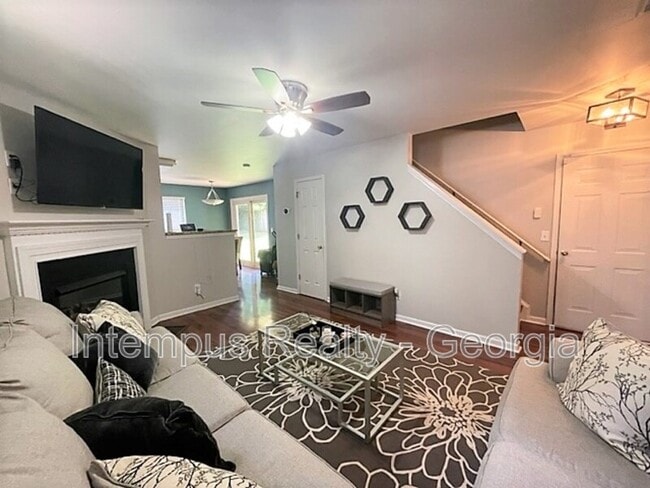 Building Photo - 238 Oak Grove Way