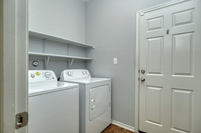 Building Photo - 451 New Bridge Dr