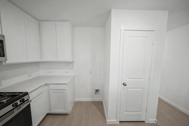 Building Photo - Gorgeous Open-Concept Home Near Randolph AFB - Realtor Commission: $500
