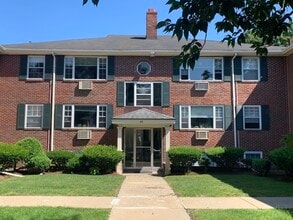 Building Photo - 67 Grove St