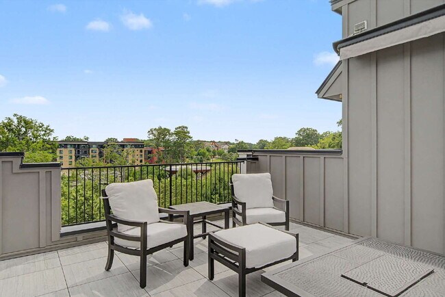 Building Photo - Townhome with Elevator at Park Station in Cary