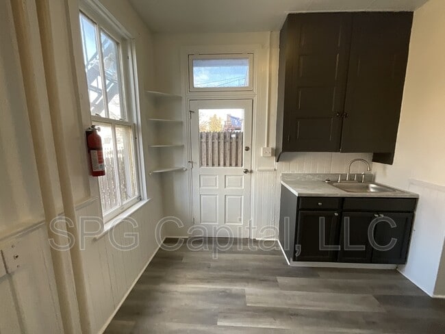 Building Photo - 659 W Philadelphia St