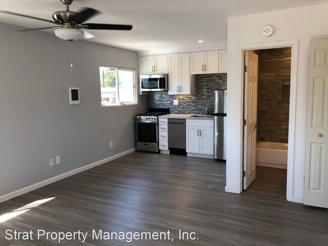 Building Photo - 3755-3771 Ingraham St