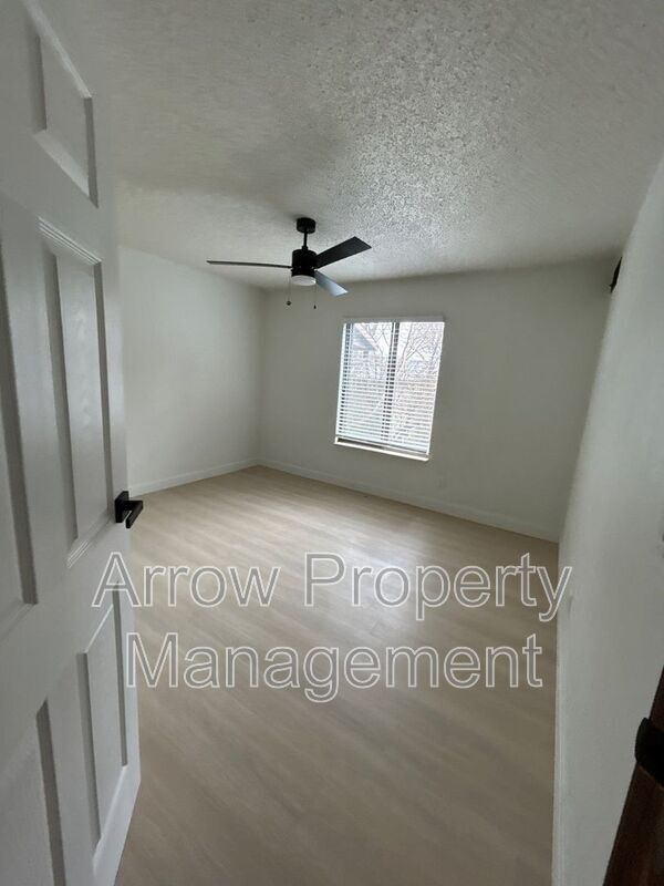 Building Photo - 205 E Arbor Ave