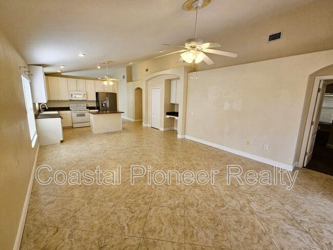 Building Photo - 19317 Seacove Dr