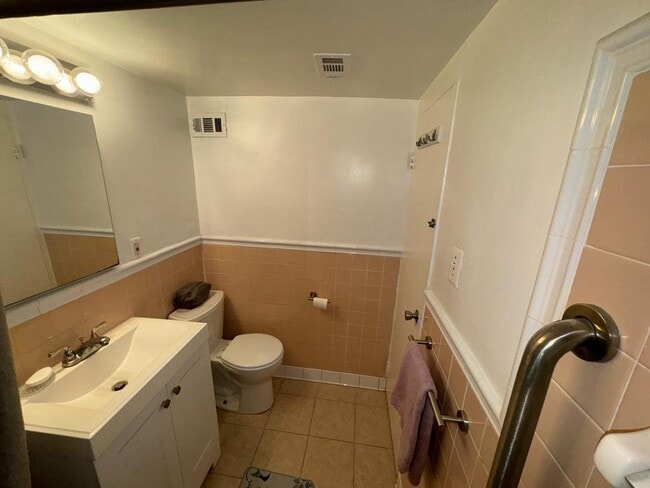 Building Photo - 401 N Armistead St