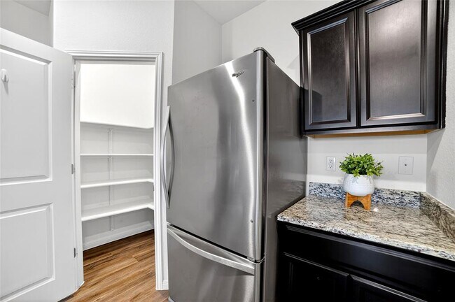 Building Photo - 14413 Shooter McGavin Dr