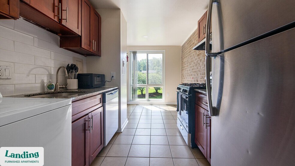 Building Photo - 6220 Springhill Dr