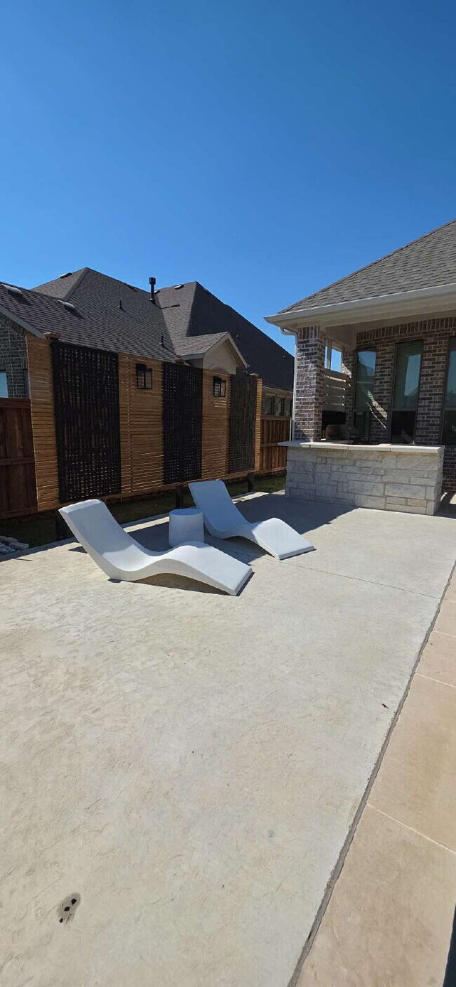 Building Photo - COMING SEPTEMBER - Spectacular Mansfield Retreat with Pool & Outdoor Kitchen!