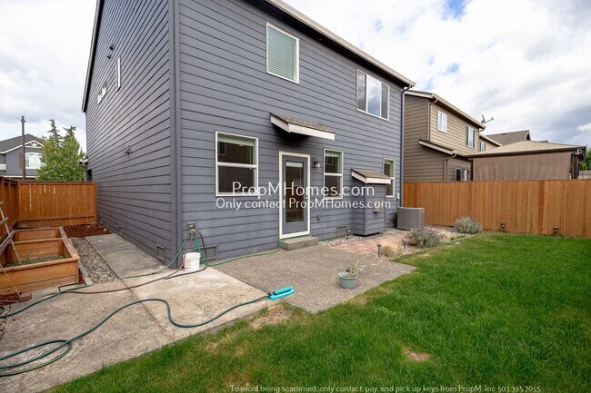 Building Photo - Spacious Four-Bedroom Gem with a Bonus Room to Spark Your Imagination!