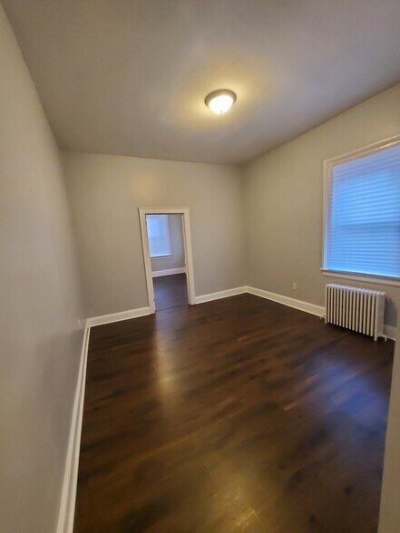 Building Photo - 177 W Parmenter St