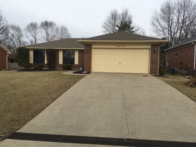 Building Photo - Beautifully Renovated 3 Bedroom 2 Bath Hou...