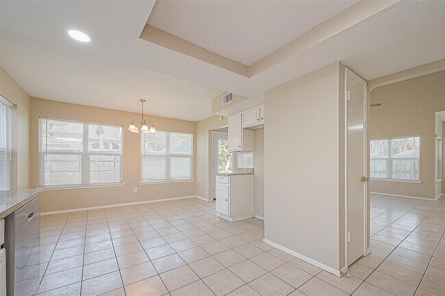 Building Photo - 15730 Oak Mountain Dr