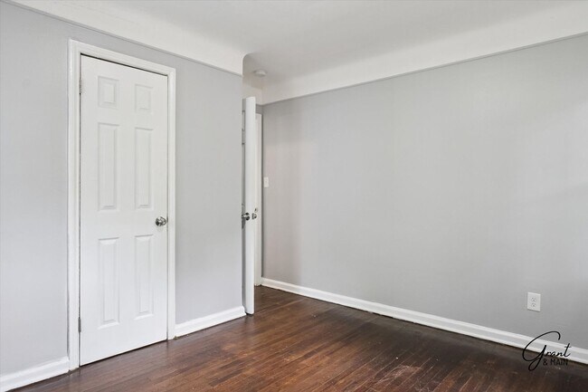 Building Photo - $1300 3 bedroom bungalow