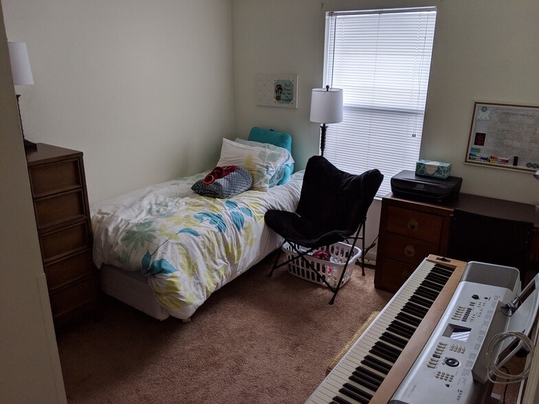 Bedroom 1 - 143 Clover Valley Cir