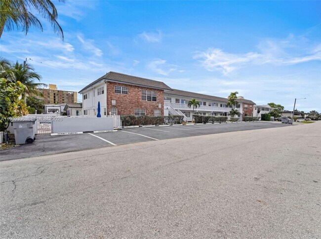 Building Photo - 3220 NE 10th St