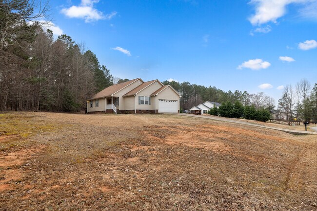 Building Photo - 515 Pearson Town Rd