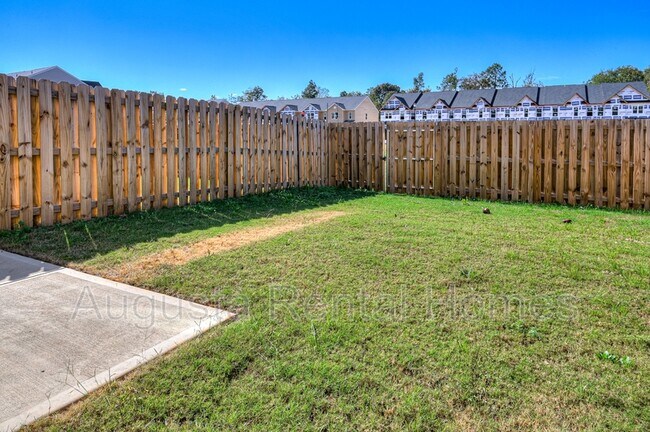 Building Photo - 5419 Thrasher Ln