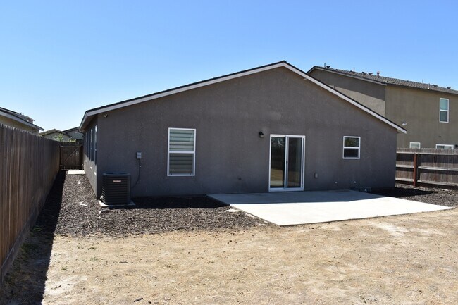 Building Photo - 765 Jessie Dr
