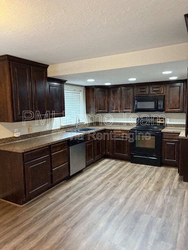 Building Photo - 463 W 2300 S