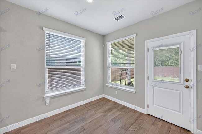 Building Photo - 2521 Dunbarton Dr