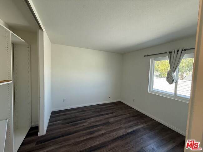 Building Photo - 5867 Cape Horn Dr