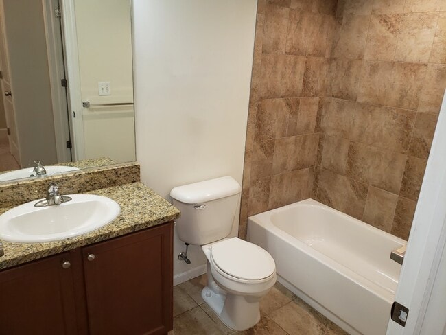 Building Photo - 14261 Shadywood Dr
