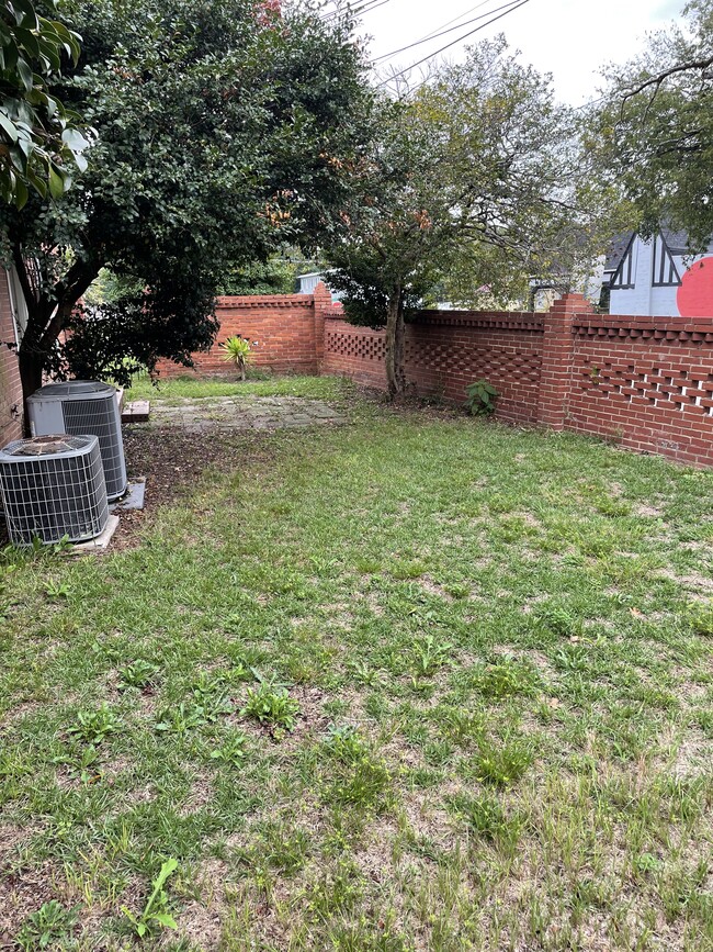 Large private yard - 2000 Central Ave