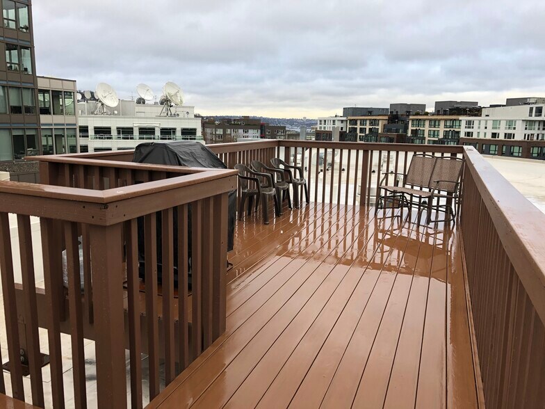 Building Photo - 2700 4th Ave