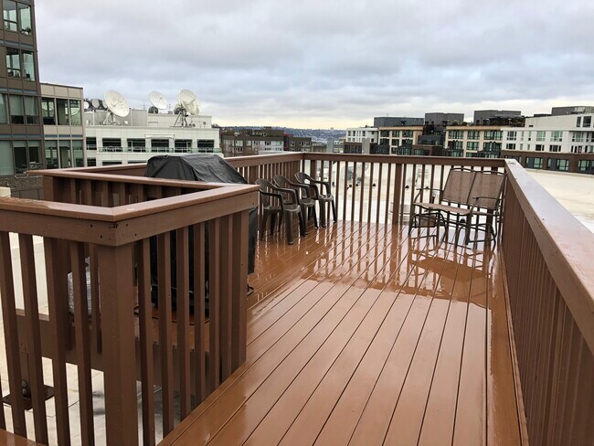 Building Photo - 2700 4th Ave