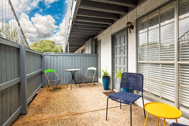 Building Photo - 12888 Montfort Dr