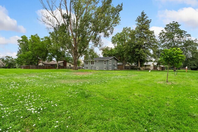 Building Photo - 1848 Marlborough Ct