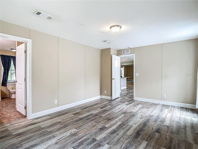 Building Photo - 7515 Rooks Dr