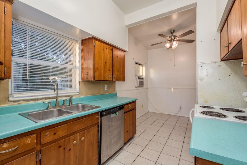 Building Photo - 1714 W Fern St