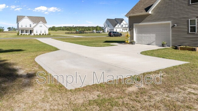 Building Photo - 124 Rocking Horse Ln