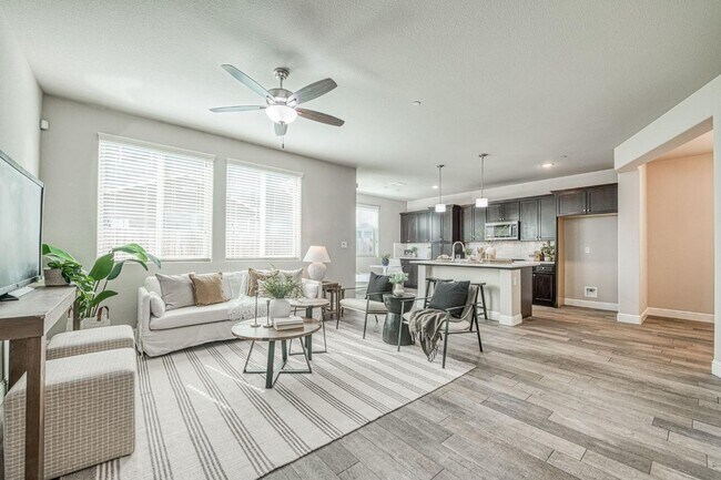 Building Photo - Stunning Granville Home in Copper River Canvas Gated Community!