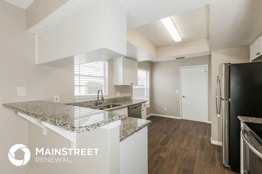 Building Photo - 2210 N Merrin St