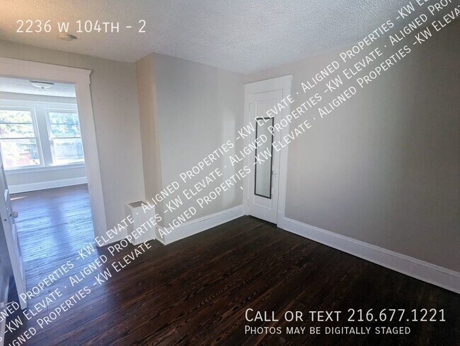 Building Photo - 2236 W 104th St