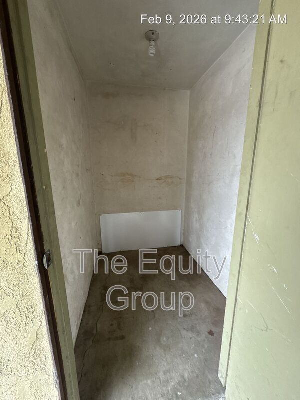 Building Photo - 3507 W Colonial Ave