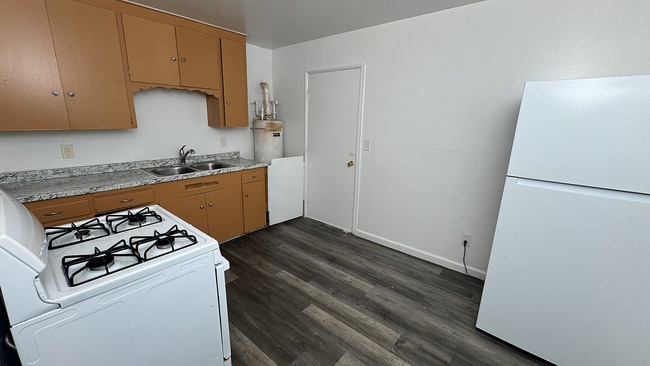 Building Photo - 1319 J St